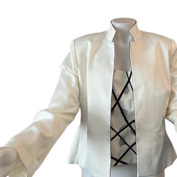 Sandra Darren Cream Women's Blazer and top set - Picture 8 of 8